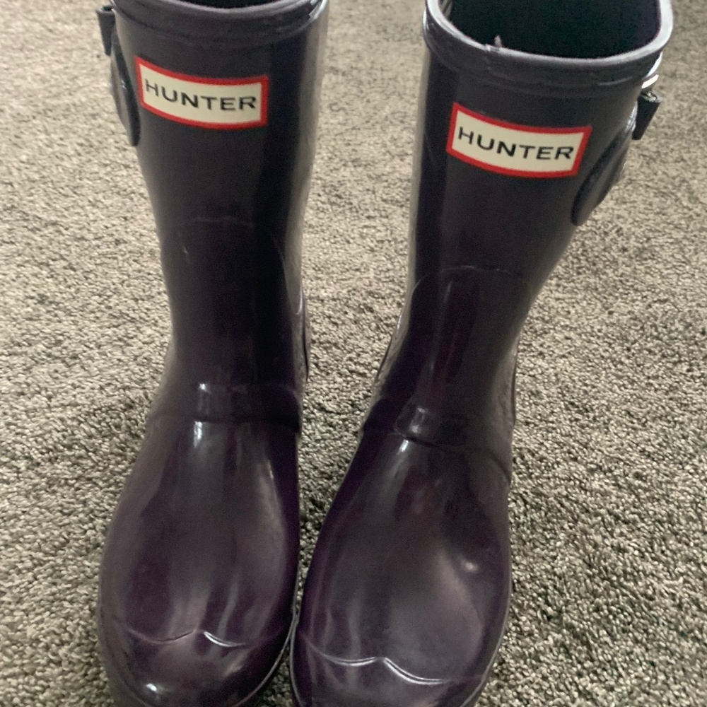Hunter boots size 7, purple